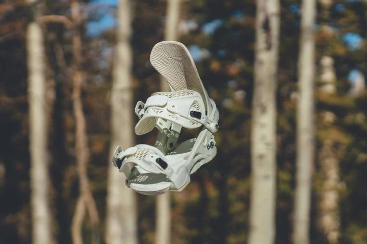 Arbor Ladies Marie-France Roy Sequoia Limited Edition Snowboard Bindings 2021-2022 10 Arbor Ladies Marie-France Roy Sequoia Limited Edition Snowboard Bindings 2021-2022 - Image 8