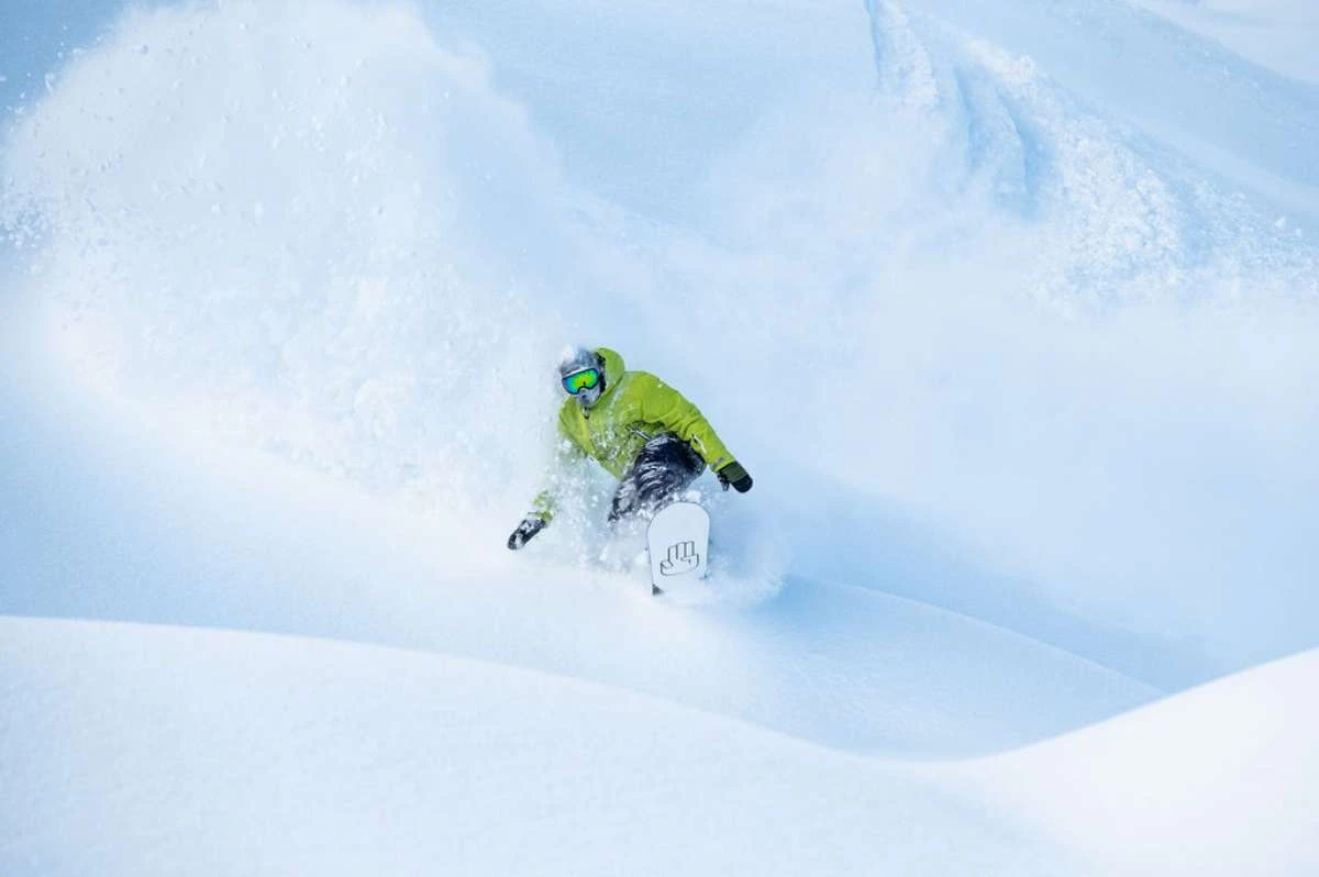 Bataleon Thunder Snowboard 2020-2021 5 Bataleon Thunder Snowboard 2020-2021 - Image 3